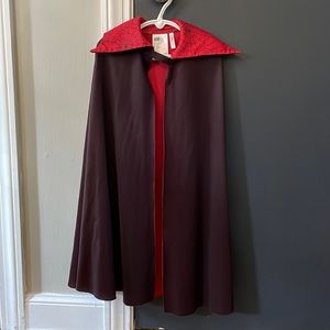 H&M kids 🧛‍♀️ vampire cape.